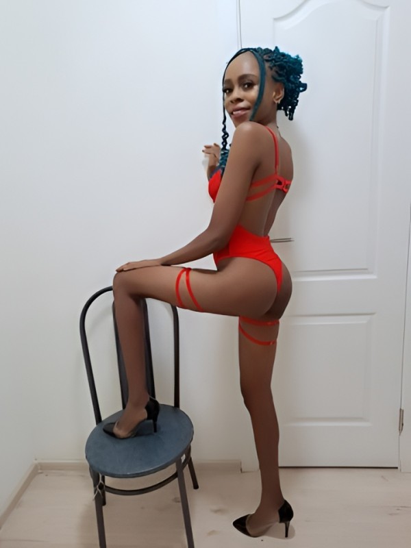 Роза привлекательная девушка из Кубинки цена от 2000 руб